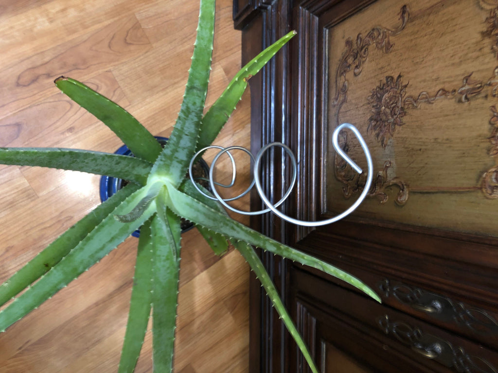 EJGlamos Spiral Plant Support Stake - 20" Metal Garden Support - (Set of 2 ea - 3" x 3" x 20")